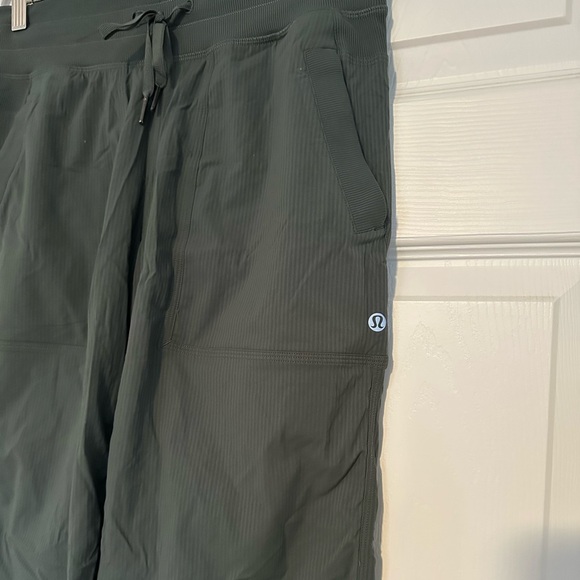 Lululemon Dance Studio Pant Regular Dark Forest 6 - Picture 4 of 7